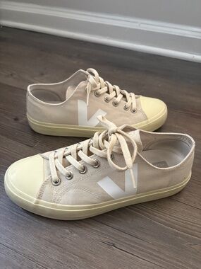 Veja Wata Lace-Up Sneakers